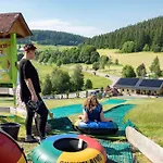 Le Petit- Niedliches Ferienapartment Mit Pool Apartman *