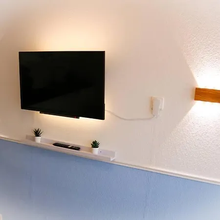 Lägenhet Le Petit- Niedliches Ferienapartment Mit Pool