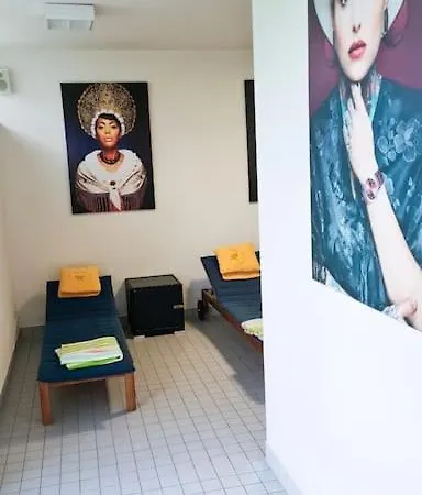 Le Petit- Niedliches Ferienapartment Mit Pool