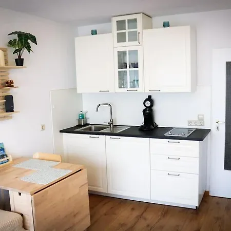 Lägenhet Le Petit- Niedliches Ferienapartment Mit Pool *