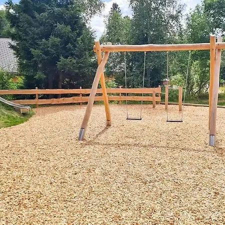 Le Petit- Niedliches Ferienapartment Mit Pool Schluchsee