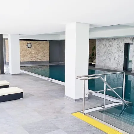 Le Petit- Niedliches Ferienapartment Mit Pool